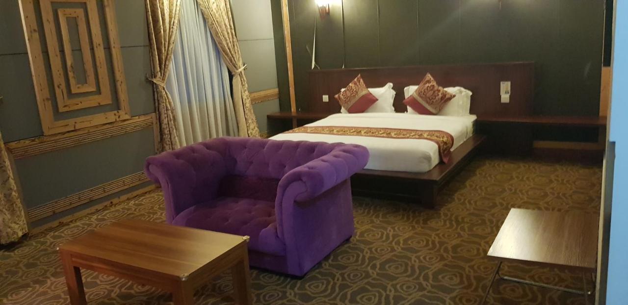 Capital O 89938 Herald Hotel Malacca Exteriör bild