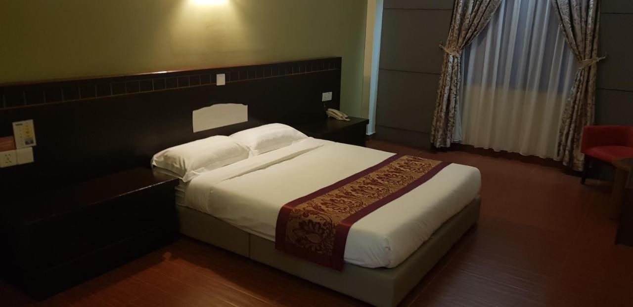 Capital O 89938 Herald Hotel Malacca Exteriör bild